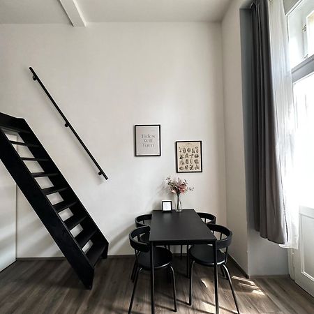 Grand Viceroy Apartments - Gothic Tower View Prague Luaran gambar