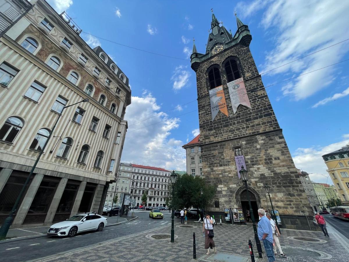 Grand Viceroy Apartments - Gothic Tower View Prague Luaran gambar