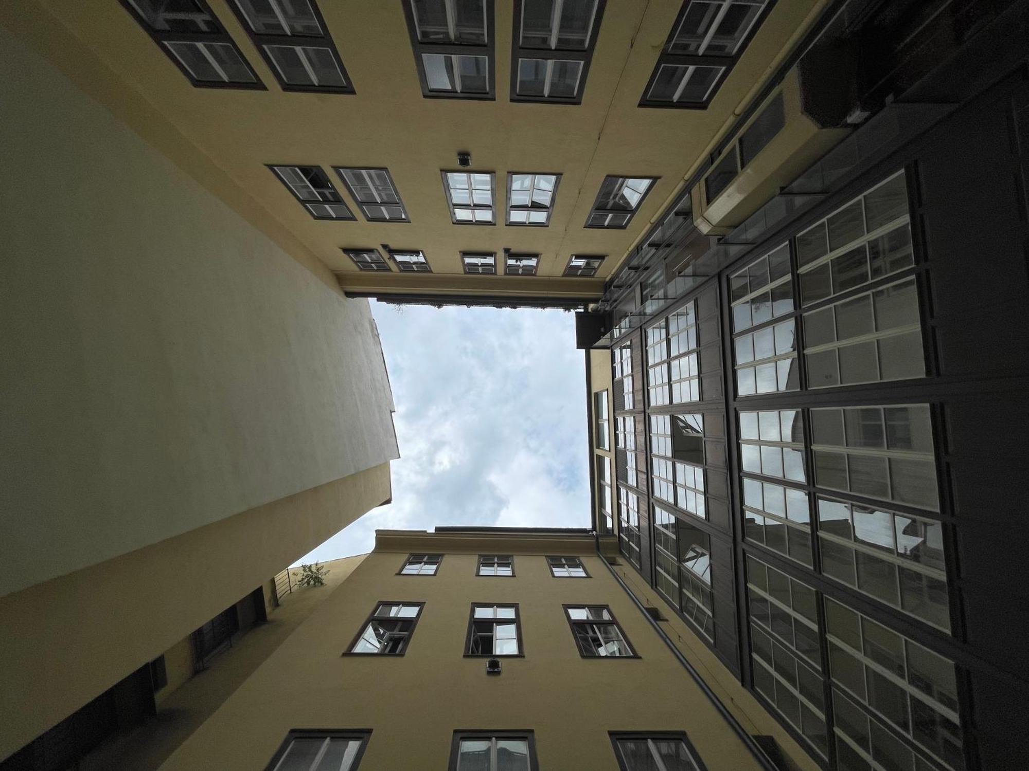 Grand Viceroy Apartments - Gothic Tower View Prague Luaran gambar