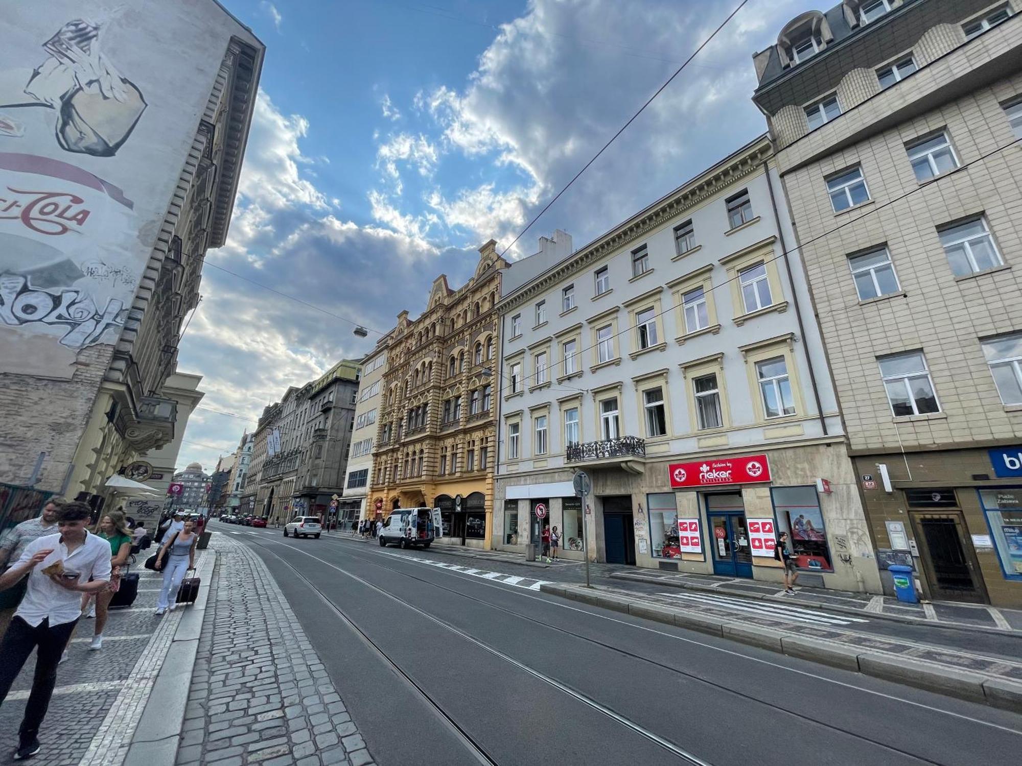 Grand Viceroy Apartments - Gothic Tower View Prague Luaran gambar